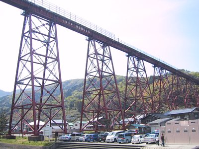 �]������